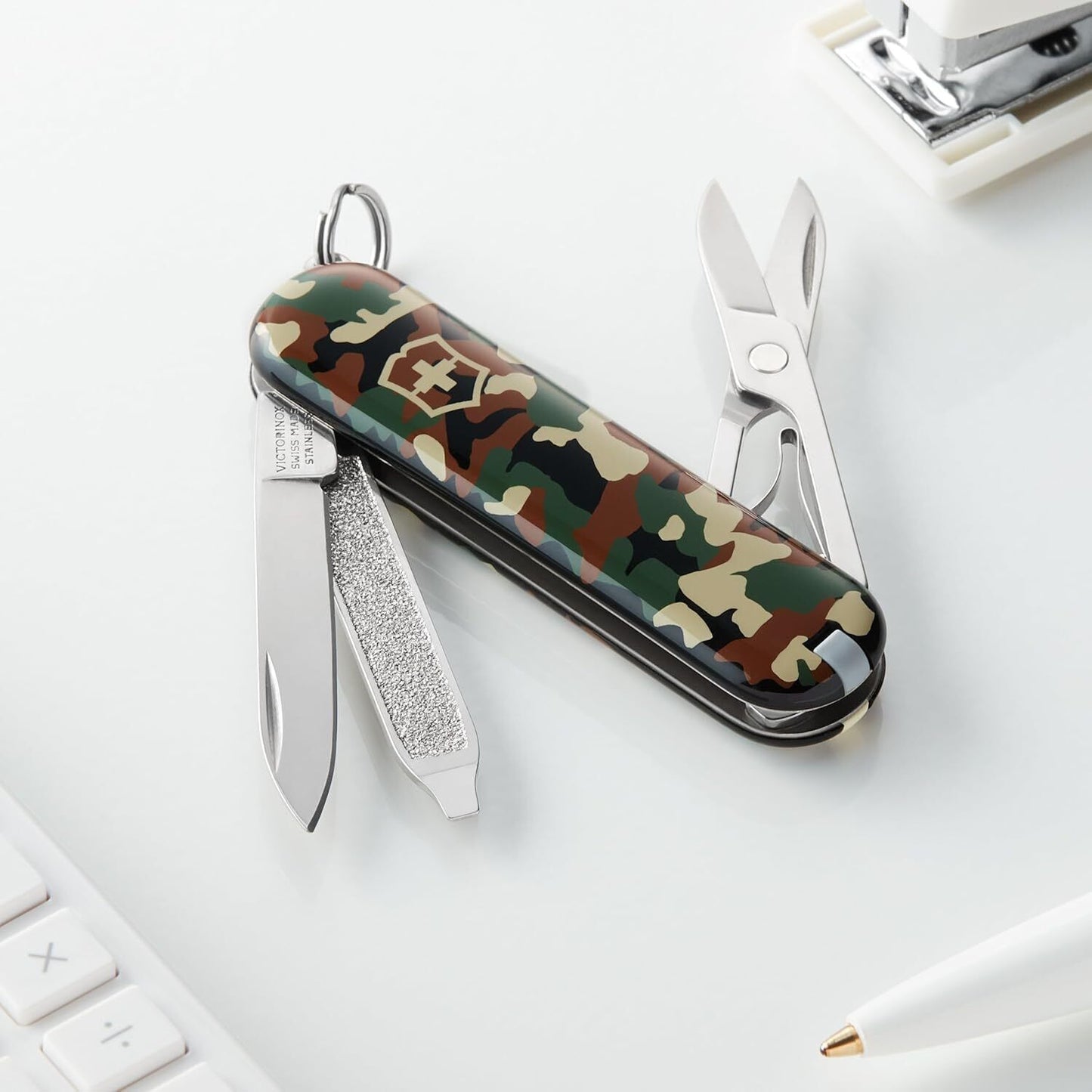 NEW Victorinox Swiss Army 58mm Knife CLASSIC TIMBER CAMO 0.6223.94