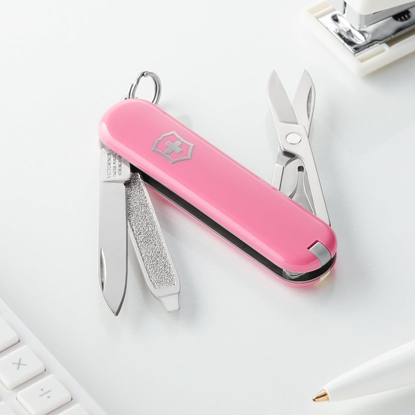 Victorinox Swiss Army Knife 58mm Classic 7 Function Pink 0.6223.51G
