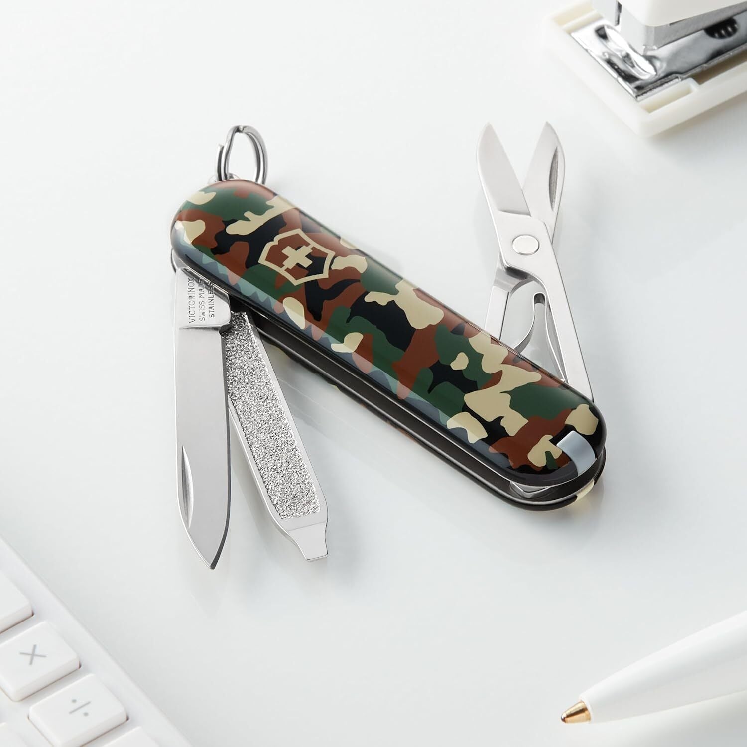 NEW Victorinox Swiss Army 58mm Knife CLASSIC TIMBER CAMO  0.6223.94